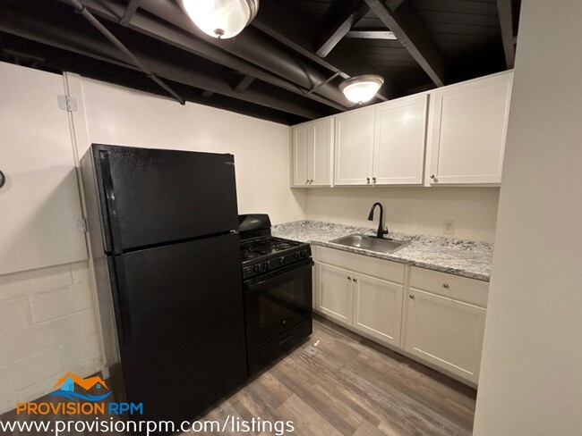 Building Photo - 2916 Cornwall Rd