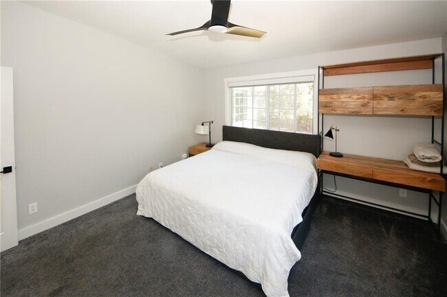 Building Photo - 1468 Briarwood Rd NE