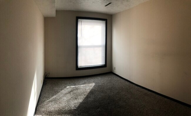 Bedroom - 2003 Jefferson St
