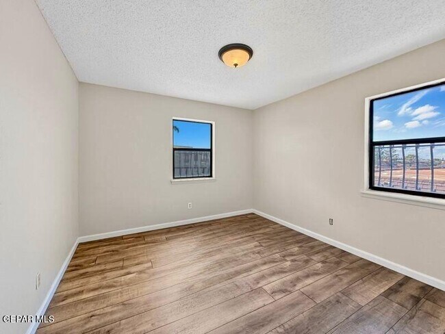 Building Photo - 2153 Trawood Dr