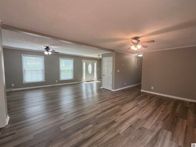 Building Photo - 5935 Merrydale Dr