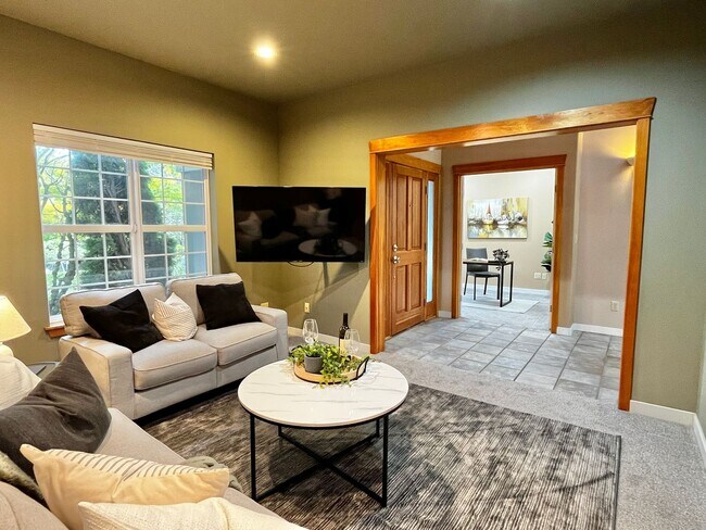 Building Photo - Seabeck Heights Home with Pickle Ball Court!