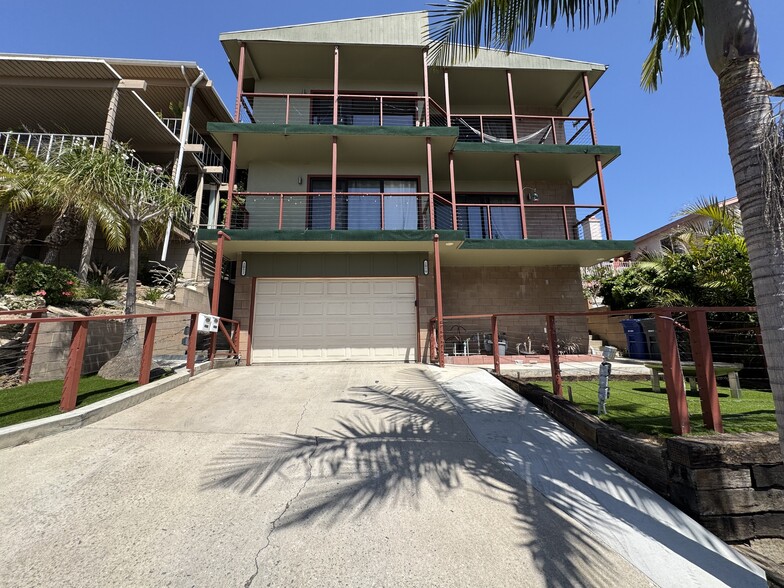 Building Photo - 2052 N Terrace Dr