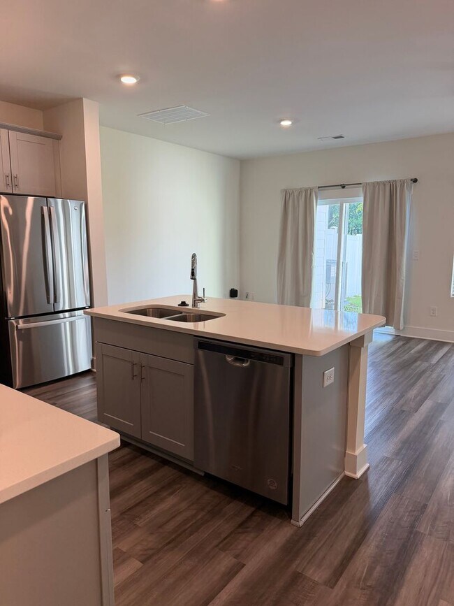 Building Photo - 3BR/2.5 BA Condo - City Station Townes, Greer