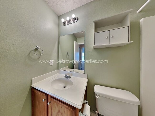Building Photo - 9612 George Washington Dr