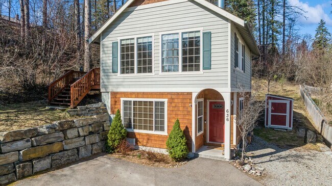Building Photo - Cute Whitefish Home close to the Footbridge