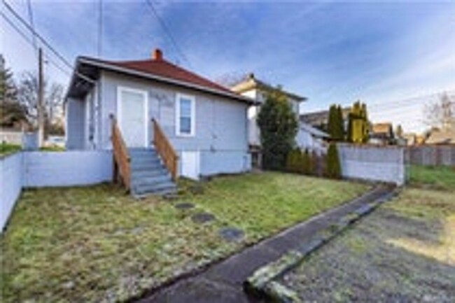 Building Photo - 2 bed/1 ba Craftsmen In Tacoma