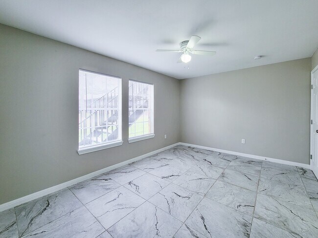 Building Photo - 3206 Lobit Dr