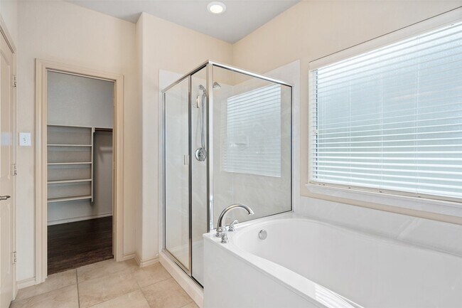 Building Photo - 5032 Harney Dr