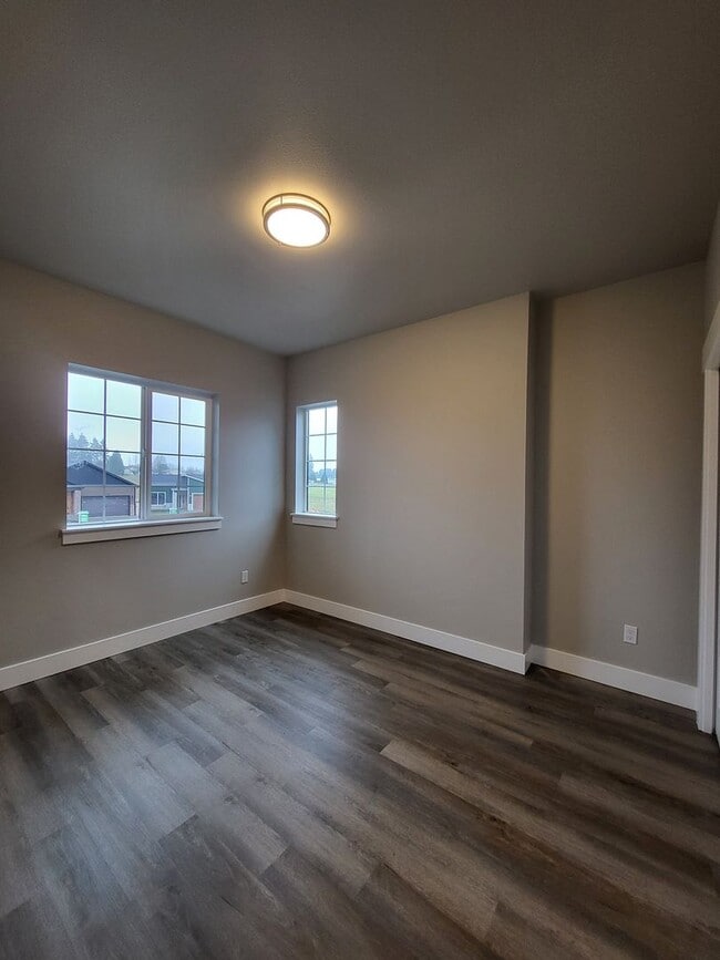 Building Photo - 3 Bedroom 2.5 Bath Home in Winlock