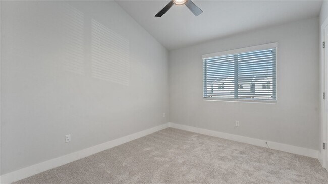 Building Photo - 451 Azurite Rd