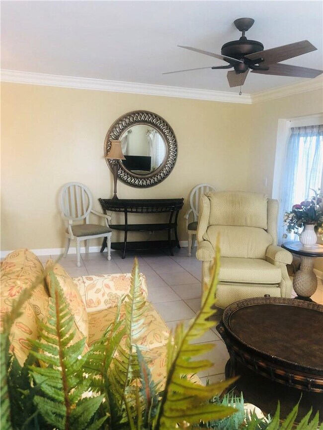 Building Photo - 137 Farnham F