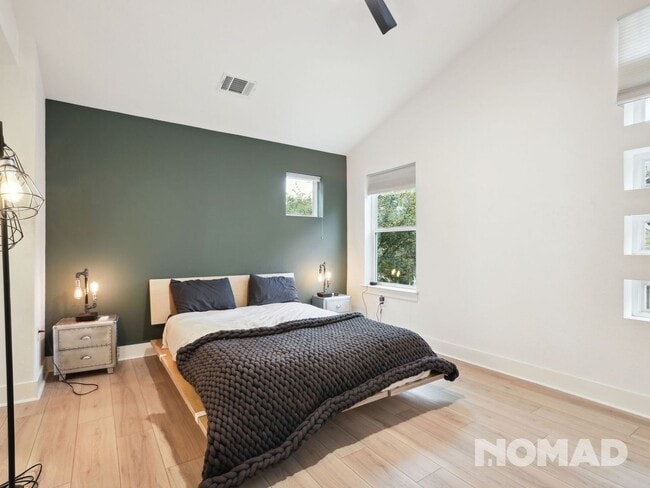 Building Photo - 2917 Bond Dr