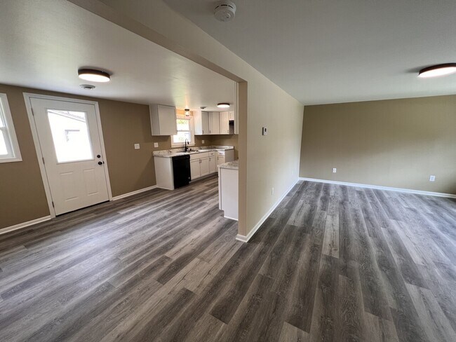 Building Photo - Roland Single Family