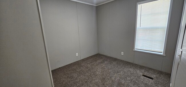 Building Photo - 229 Magnolia Pl