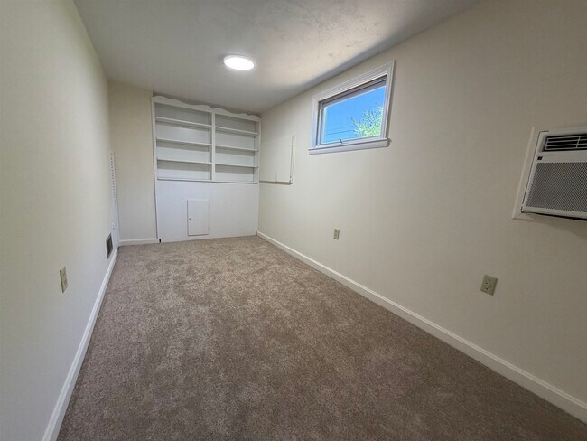 Building Photo - 56 Westville Rd