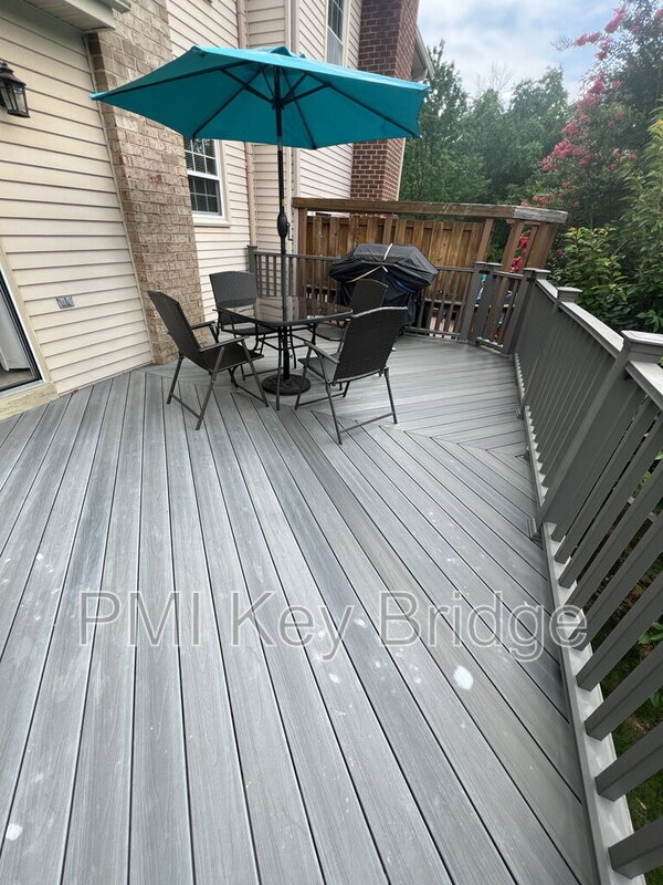 Building Photo - 7427 Salford Ct