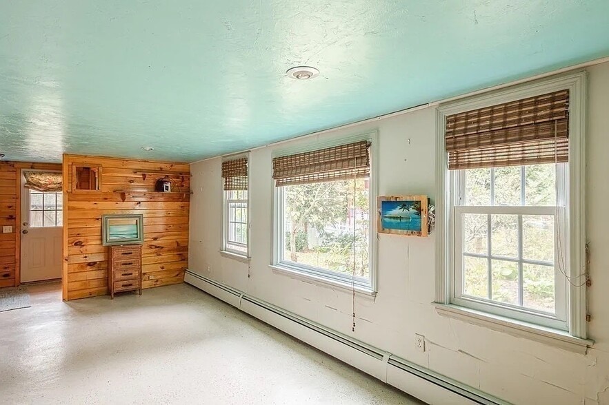 Building Photo - 3 Bylund Dr