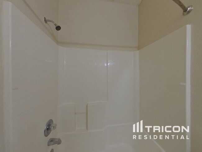 Building Photo - 6300 Downeast Dr