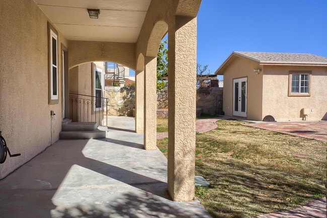 Building Photo - 12720 Tierra Aurora Dr