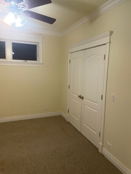Building Photo - 5062 N Kimball Ave
