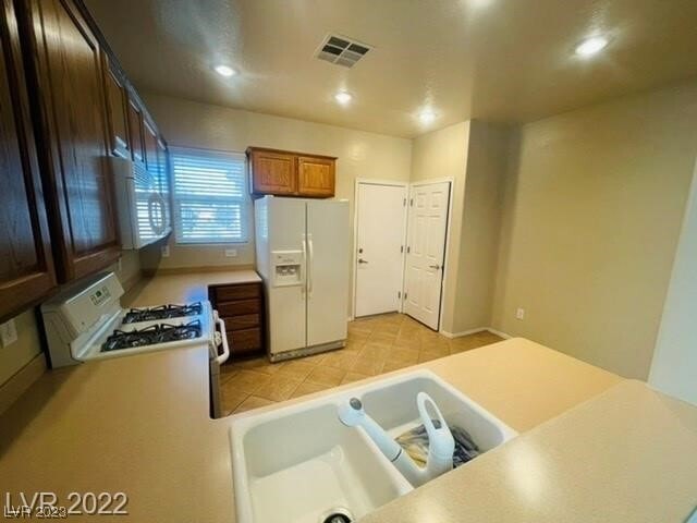 Building Photo - 2583 Darda St
