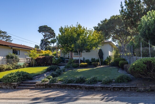 Building Photo - 969 Egan Ave