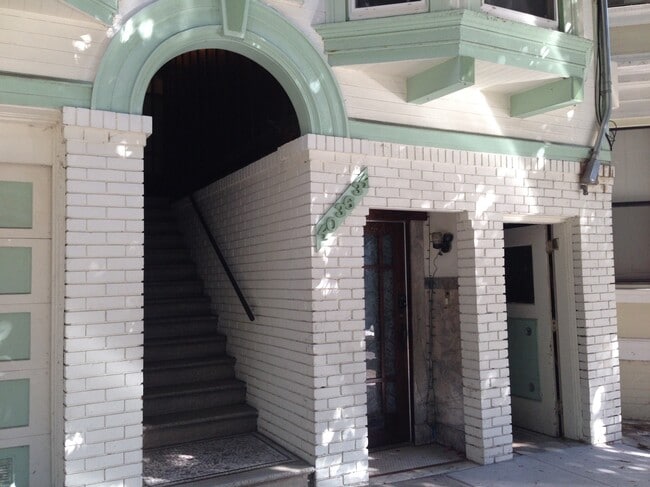Building Photo - 36 Cumberland St