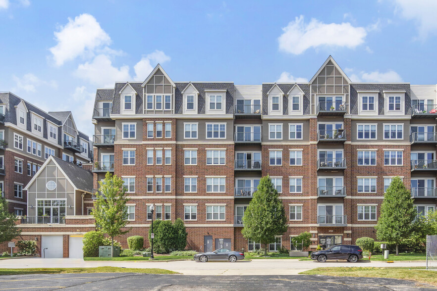 Primary Photo - Courthouse Square Apartments