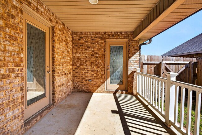 Building Photo - 18137 Canal Jct Dr