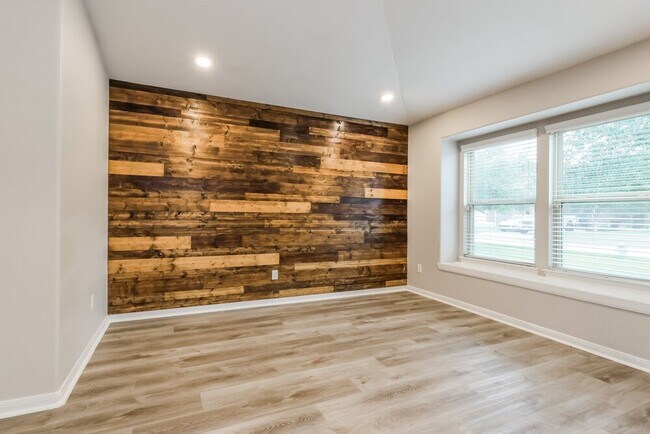 Building Photo - 15010 Cave Creek Ct