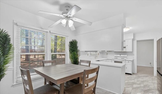 Building Photo - Beautiful 4 Bedroom Single Family Home