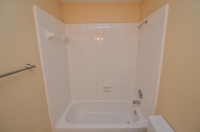 Building Photo - 139 Skycrest Dr