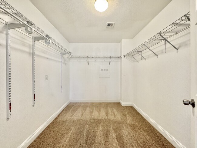Building Photo - 5033 W Moberly Ave