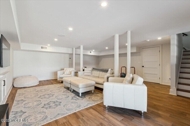 Building Photo - 102 Inlet Terrace