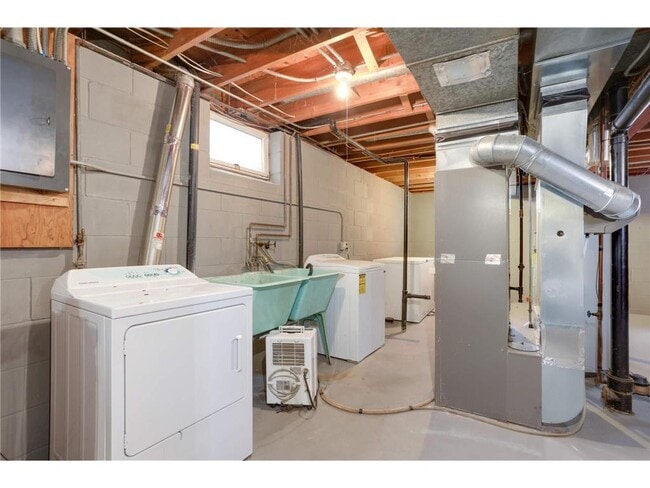 Building Photo - 8324 29th Ave N