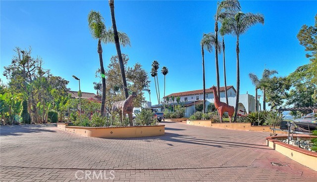 Building Photo - 145 S Vista Grande