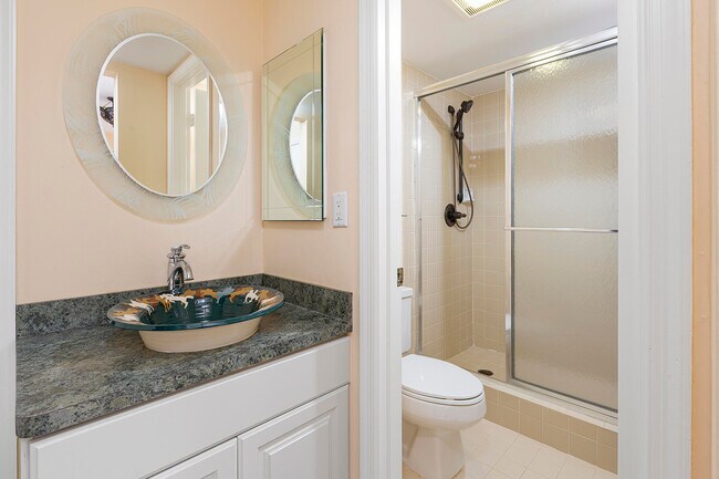 Building Photo - 11355 Pond View Dr