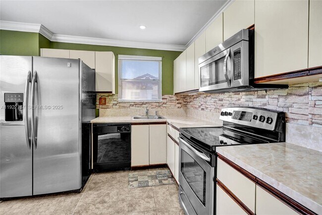 Building Photo - 11201 SW 13th St