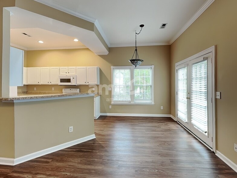 Building Photo - 9 Avenel Ct