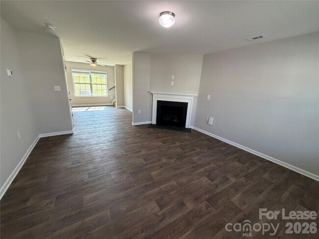 Building Photo - 4265 Long Arrow Dr