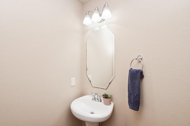 Building Photo - 5207 Belvedere Dr