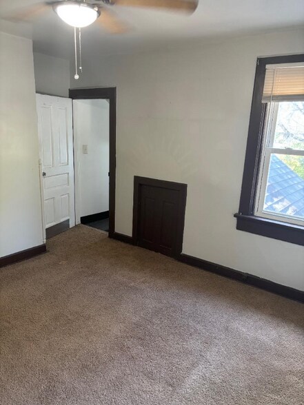 Building Photo - 1603 Riverside Dr