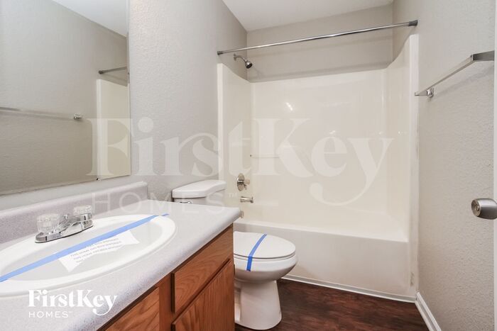 Building Photo - 4041 Magnolia Dr