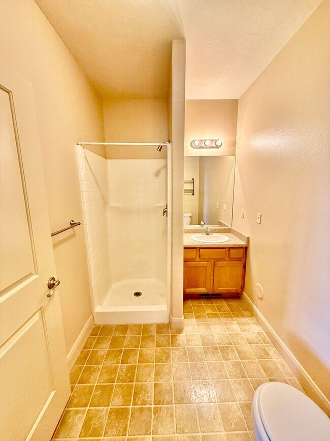 Building Photo - La Venita Condo #B3