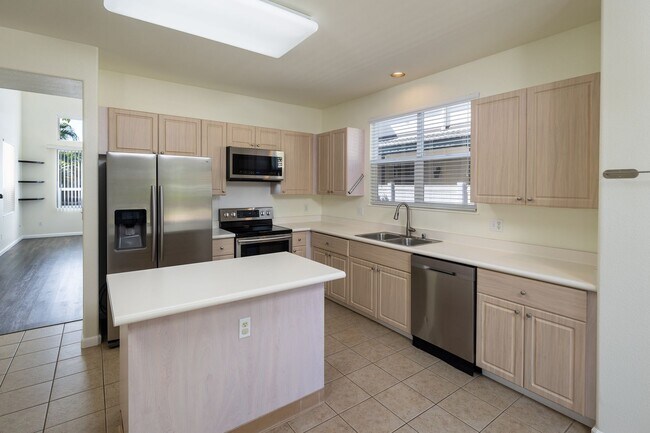 Building Photo - 4 Bed 2.5 Bath in Kapolei Iwalani