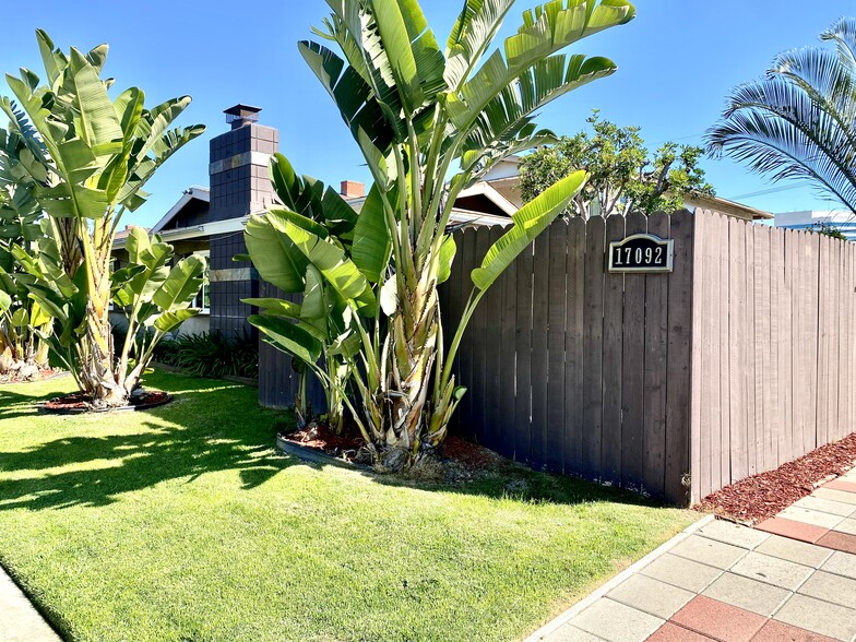 Building Photo - 17092 Emerald Ln