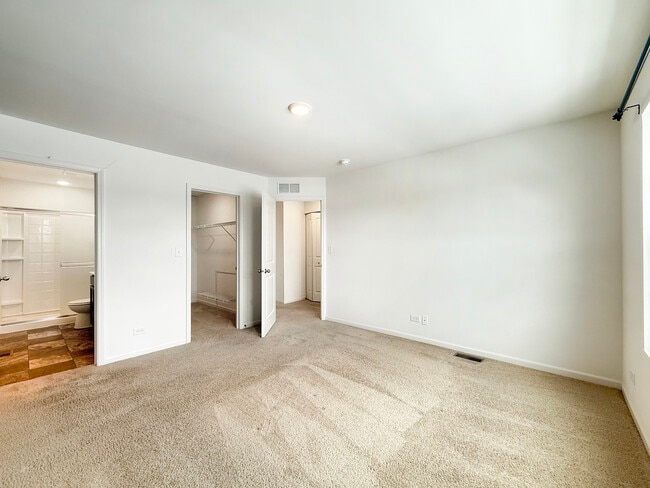 Building Photo - 2385 Upland Rd