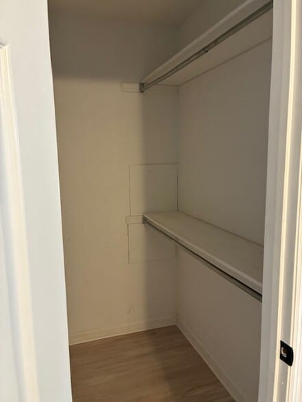 MB Walking Closet - 4918 Stewart Ridge Rd