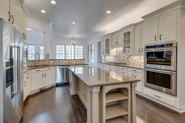 Building Photo - 1449 Willowbrooke Cir